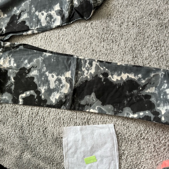 Printed Pants / Trousers - Picture 5 of 5